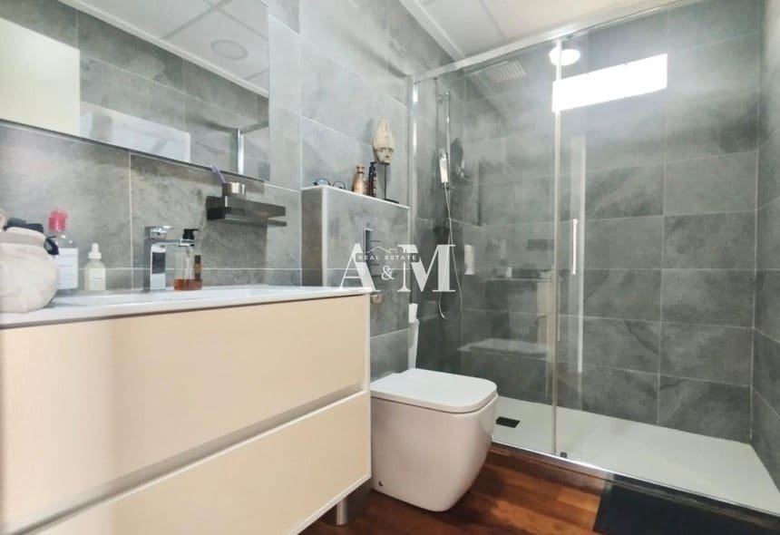 2 quarto Moradia para arrendar em Alicante cidade com piscina - 2 000 € (Ref: 10095410)