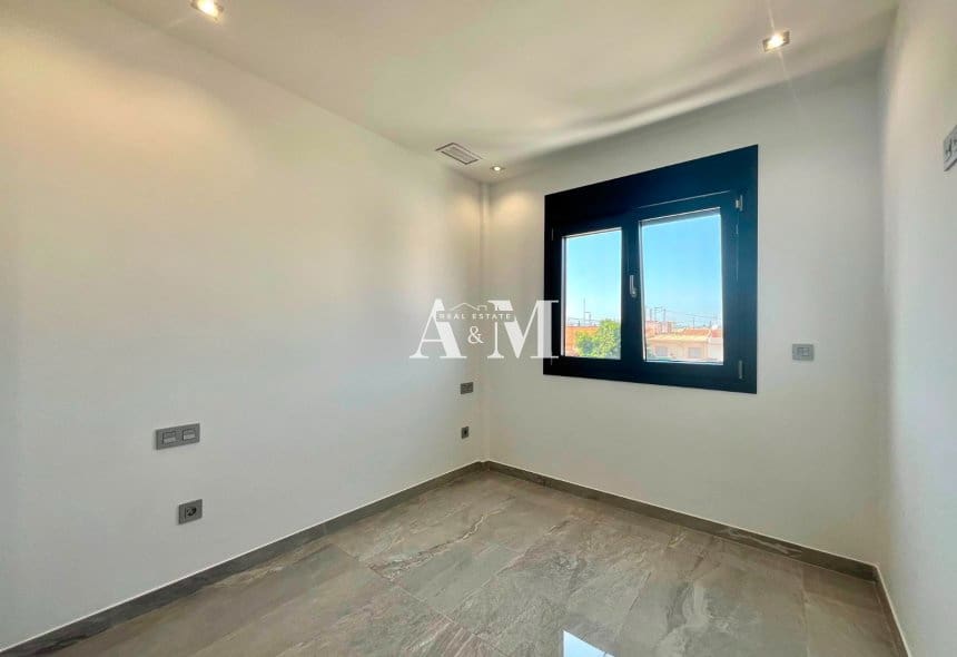 3 slaapkamer Villa te koop in San Pedro del Pinatar met zwembad - € 425.000 (Ref: 10095411)