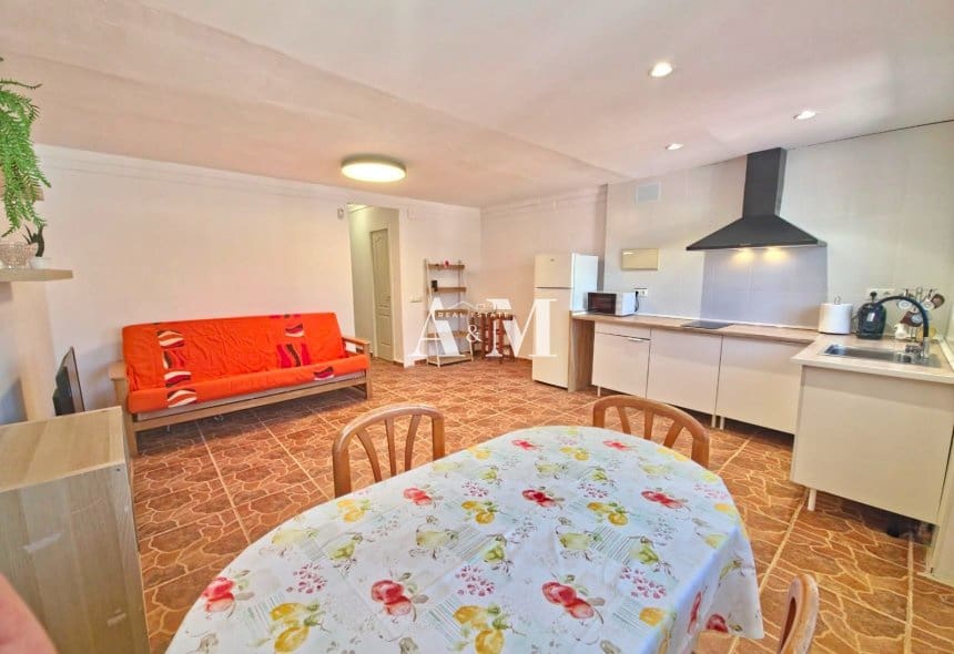 2 soverom Bungalow til leie i Torrevieja - € 850 (Ref: 10095412)