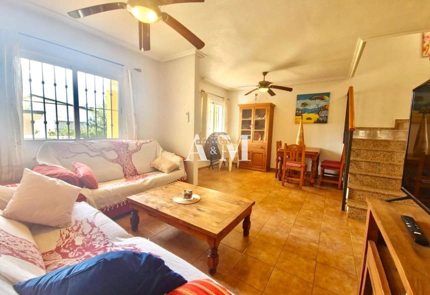 Casa de 3 habitaciones en Torre de la Horadada en alquiler con garaje - 1.300 € (Ref: 10095420)