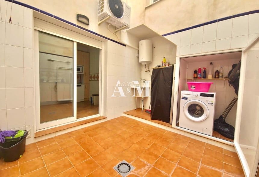 Casa de 3 habitaciones en Torre de la Horadada en alquiler con garaje - 1.300 € (Ref: 10095420)