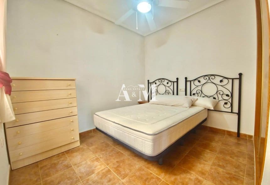 Casa de 3 habitaciones en Torre de la Horadada en alquiler con garaje - 1.300 € (Ref: 10095420)