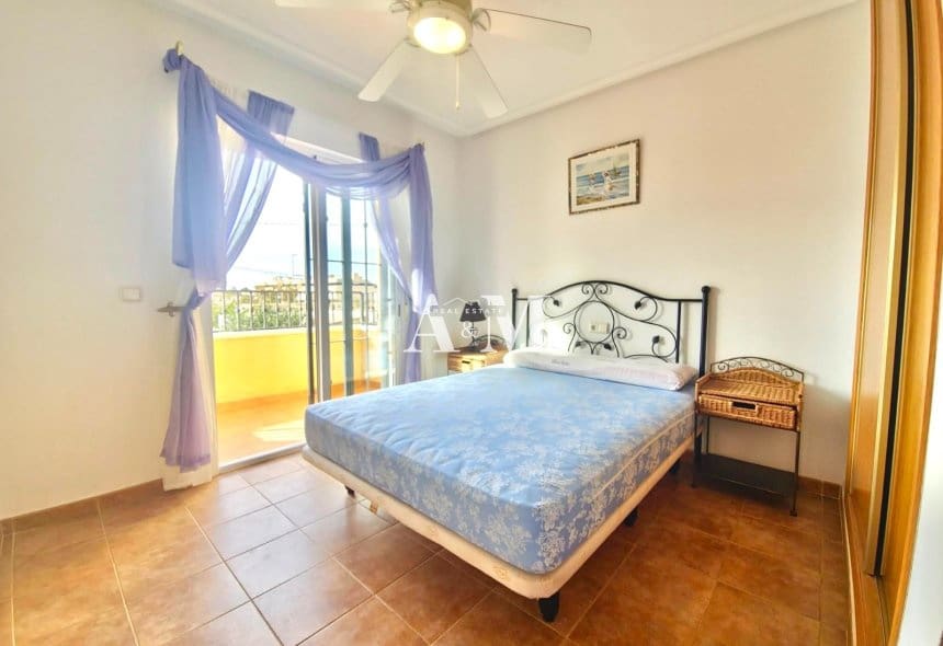 Casa de 3 habitaciones en Torre de la Horadada en alquiler con garaje - 1.300 € (Ref: 10095420)
