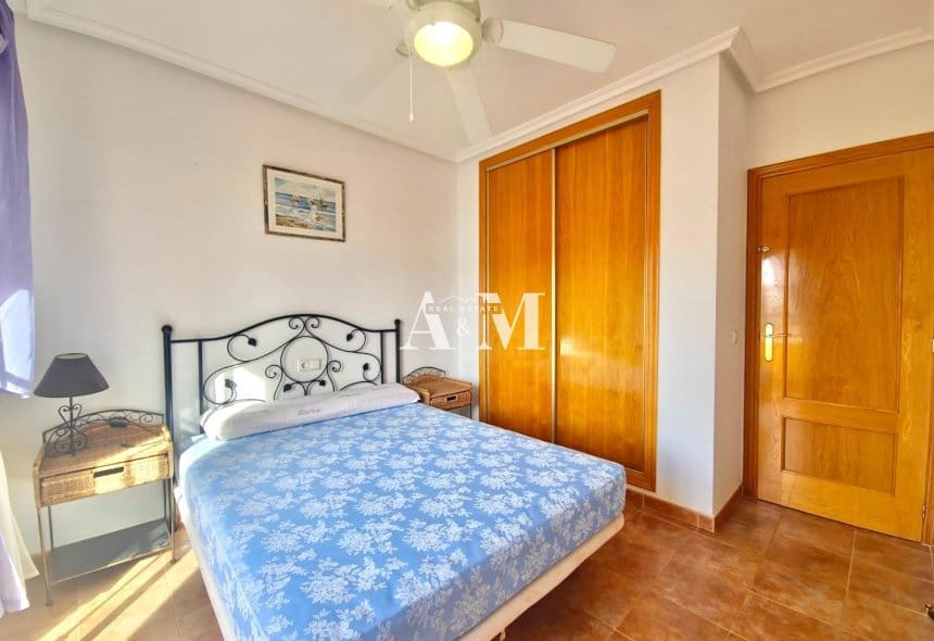 Casa de 3 habitaciones en Torre de la Horadada en alquiler con garaje - 1.300 € (Ref: 10095420)