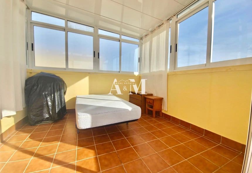 Casa de 3 habitaciones en Torre de la Horadada en alquiler con garaje - 1.300 € (Ref: 10095420)