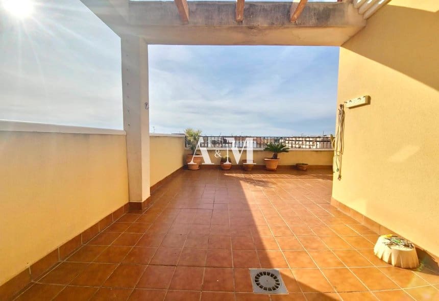 Casa de 3 habitaciones en Torre de la Horadada en alquiler con garaje - 1.300 € (Ref: 10095420)