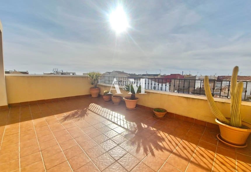 Casa de 3 habitaciones en Torre de la Horadada en alquiler con garaje - 1.300 € (Ref: 10095420)