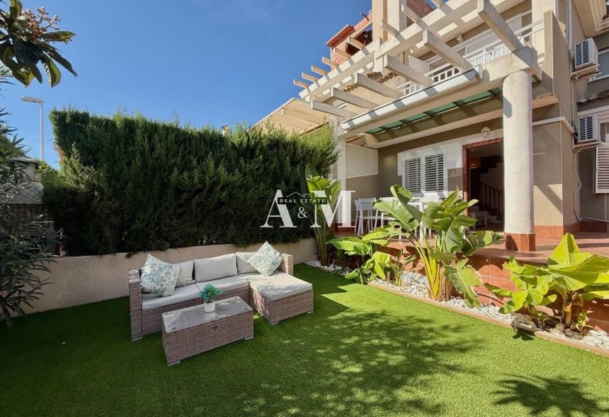 Casa de 3 habitaciones en Gran Alacant en alquiler con piscina - 1.350 € (Ref: 10095423)