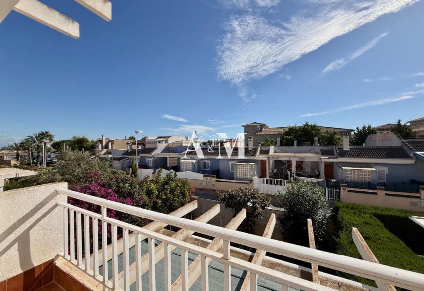 Casa de 3 habitaciones en Gran Alacant en alquiler con piscina - 1.350 € (Ref: 10095423)