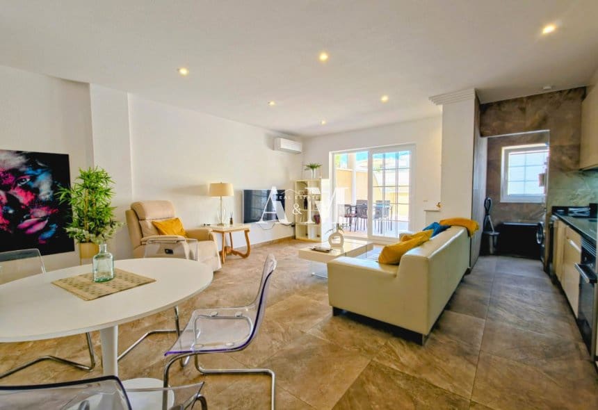 Apartamento Playa de 2 habitaciones en Guardamar del Segura en alquiler con piscina - 1.300 € (Ref: 10095426)