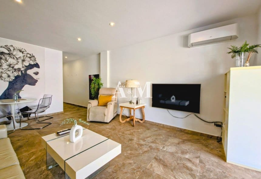 Apartamento Playa de 2 habitaciones en Guardamar del Segura en alquiler con piscina - 1.300 € (Ref: 10095426)