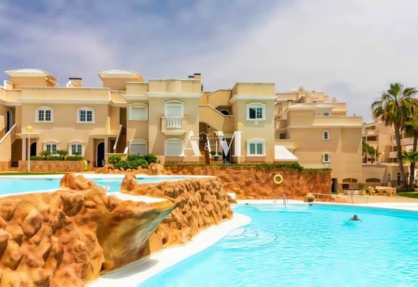 Apartamento Playa de 2 habitaciones en Guardamar del Segura en alquiler con piscina - 1.300 € (Ref: 10095426)