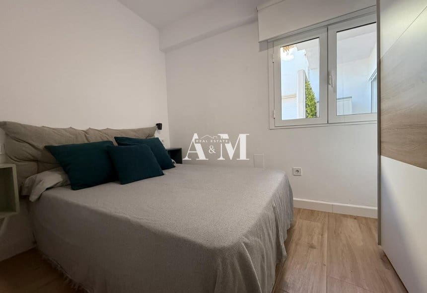 Apartamento Playa de 2 habitaciones en Torre de la Horadada en alquiler con garaje - 850 € (Ref: 10095432)