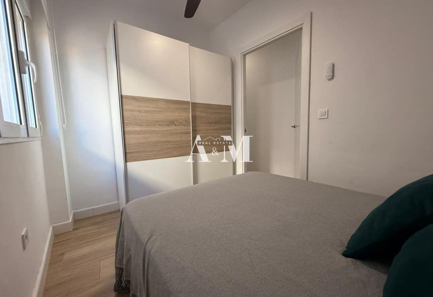 Apartamento Playa de 2 habitaciones en Torre de la Horadada en alquiler con garaje - 850 € (Ref: 10095432)