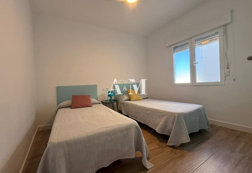 Apartamento Playa de 2 habitaciones en Torre de la Horadada en alquiler con garaje - 850 € (Ref: 10095432)