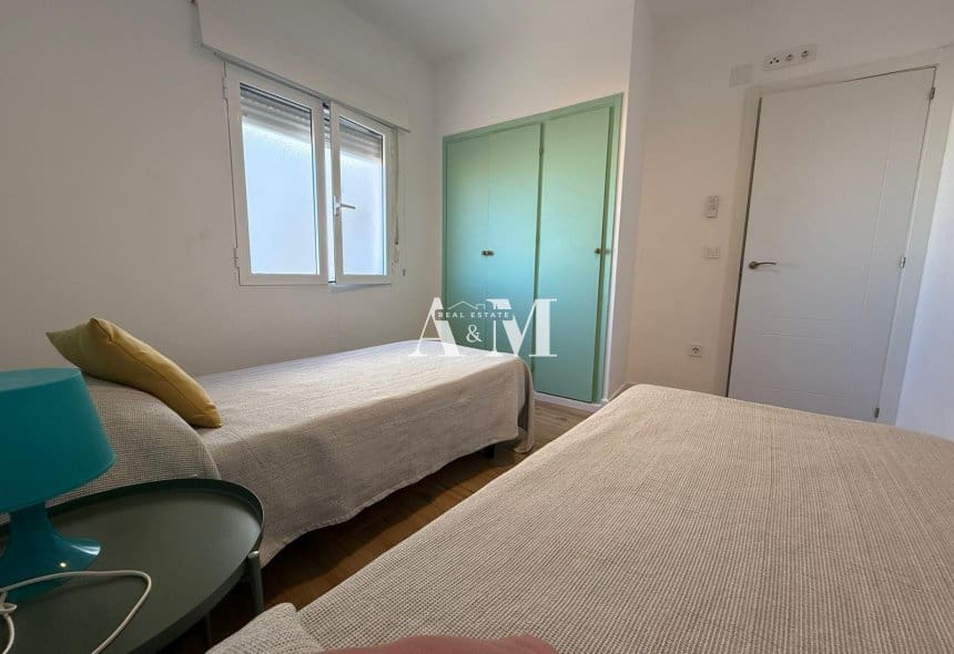 Apartamento Playa de 2 habitaciones en Torre de la Horadada en alquiler con garaje - 850 € (Ref: 10095432)