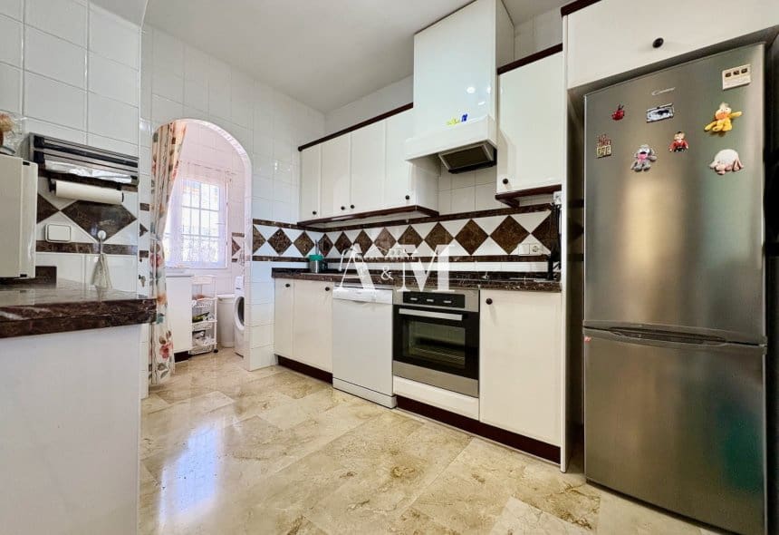 2 soveværelse Villa til salg i Villamartin med swimmingpool garage - € 435.000 (Ref: 10095433)