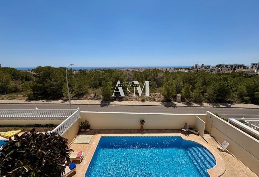 2 soveværelse Villa til salg i Villamartin med swimmingpool garage - € 435.000 (Ref: 10095433)