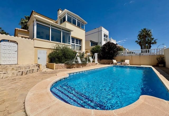 2 soveværelse Villa til salg i Villamartin, Orihuela med swimmingpool garage - € 435.000 (Ref: 10095433)