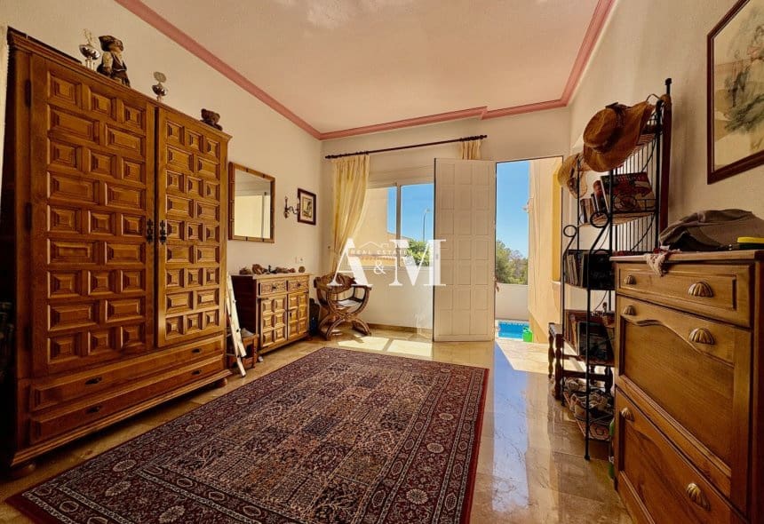 2 soveværelse Villa til salg i Villamartin med swimmingpool garage - € 435.000 (Ref: 10095433)