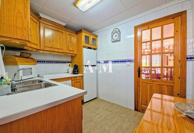 Apartamento Playa de 2 habitaciones en Guardamar Playa, Guardamar del Segura en alquiler con piscina garaje - 1.000 € (Ref: 10095435)