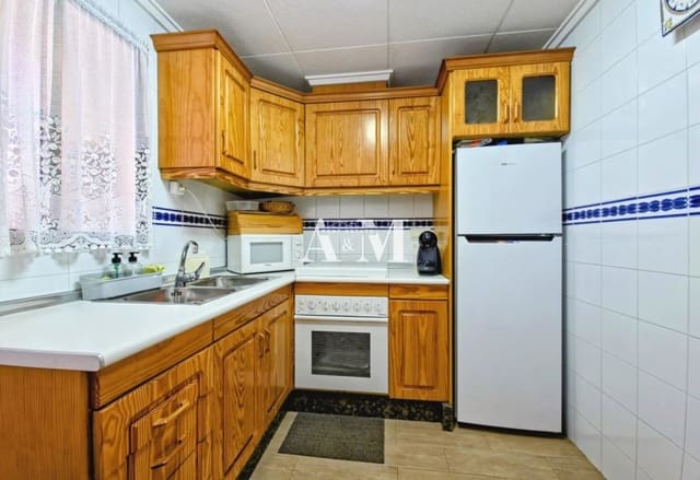 Apartamento Playa de 2 habitaciones en Guardamar Playa, Guardamar del Segura en alquiler con piscina garaje - 1.000 € (Ref: 10095435)