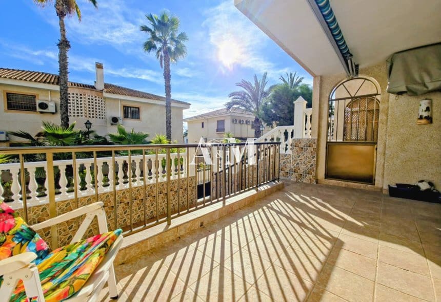 2 soveværelse Strandlejlighed til leje i Guardamar del Segura med swimmingpool garage - € 1.000 (Ref: 10095435)