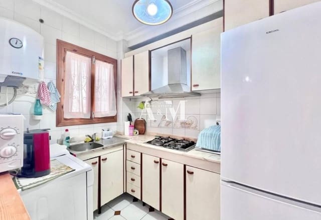 2 quarto Apartamento de Praia para arrendar em Los Europeos, Torrevieja com garagem - 700 € (Ref: 10095436)