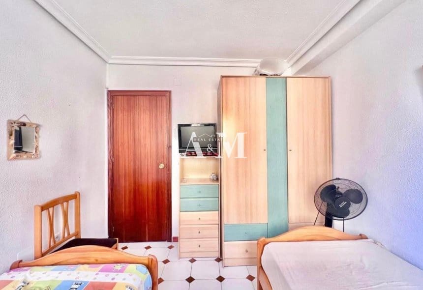2 bedroom Beach Apartment for rent in La Mata with garage - € 700 (Ref: 10095436)