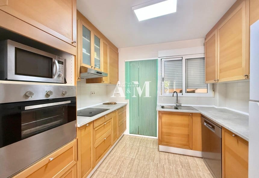 4 Zimmer Villa zu vermieten in Torre de la Horadada mit Pool - 2.300 € (Ref: 10095437)