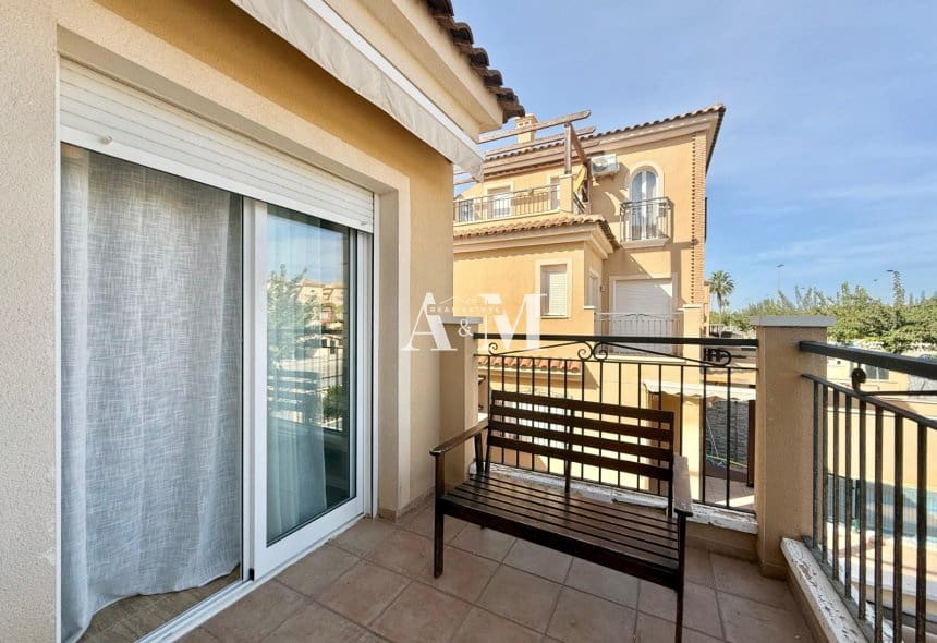 4 Zimmer Villa zu vermieten in Torre de la Horadada mit Pool - 2.300 € (Ref: 10095437)