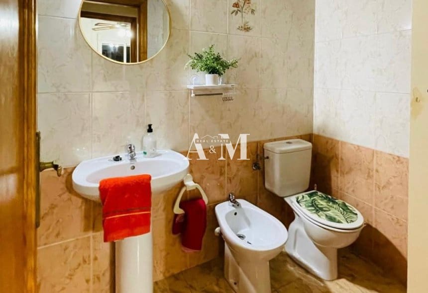 1 makuuhuone Ranta-asunto vuokrattavana paikassa Torrevieja - 750 € (Ref: 10095438)