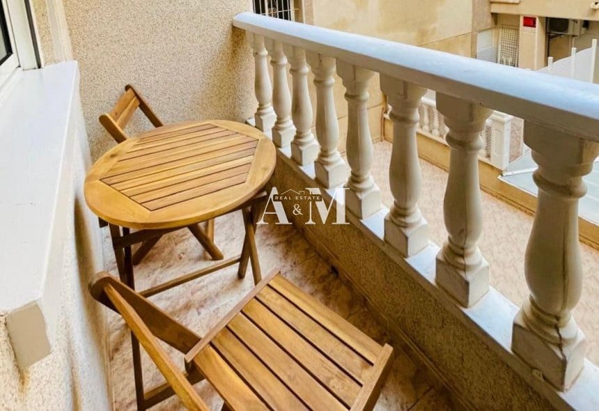 1 makuuhuone Ranta-asunto vuokrattavana paikassa Torrevieja - 750 € (Ref: 10095438)