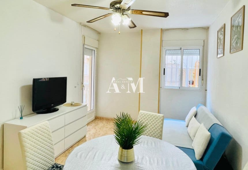 1 makuuhuone Ranta-asunto vuokrattavana paikassa Torrevieja - 750 € (Ref: 10095438)