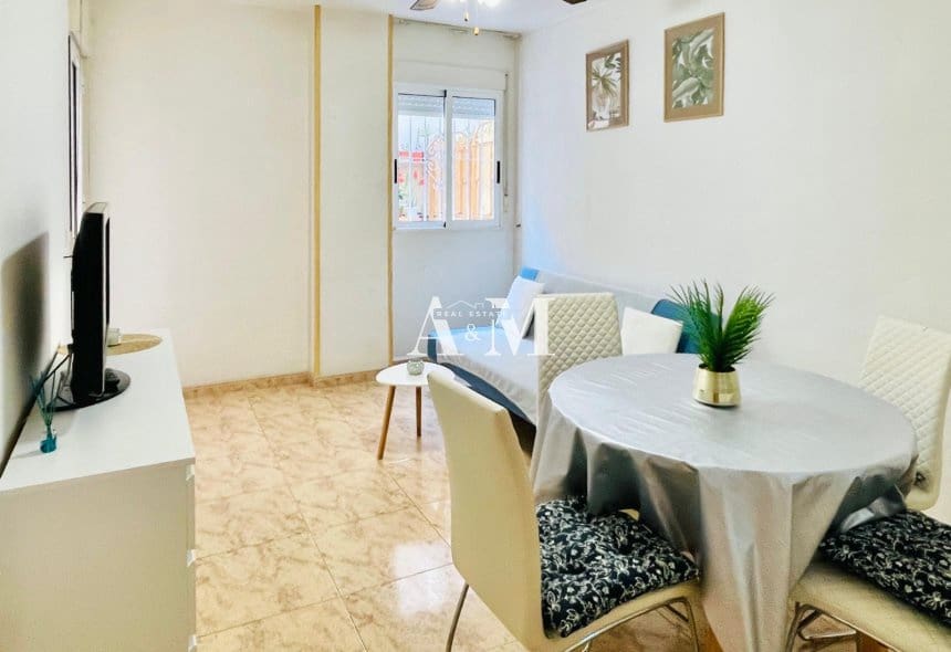 1 makuuhuone Ranta-asunto vuokrattavana paikassa Torrevieja - 750 € (Ref: 10095438)