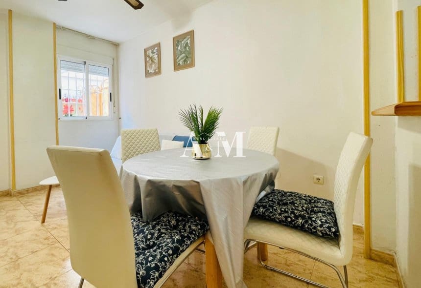 1 makuuhuone Ranta-asunto vuokrattavana paikassa Torrevieja - 750 € (Ref: 10095438)