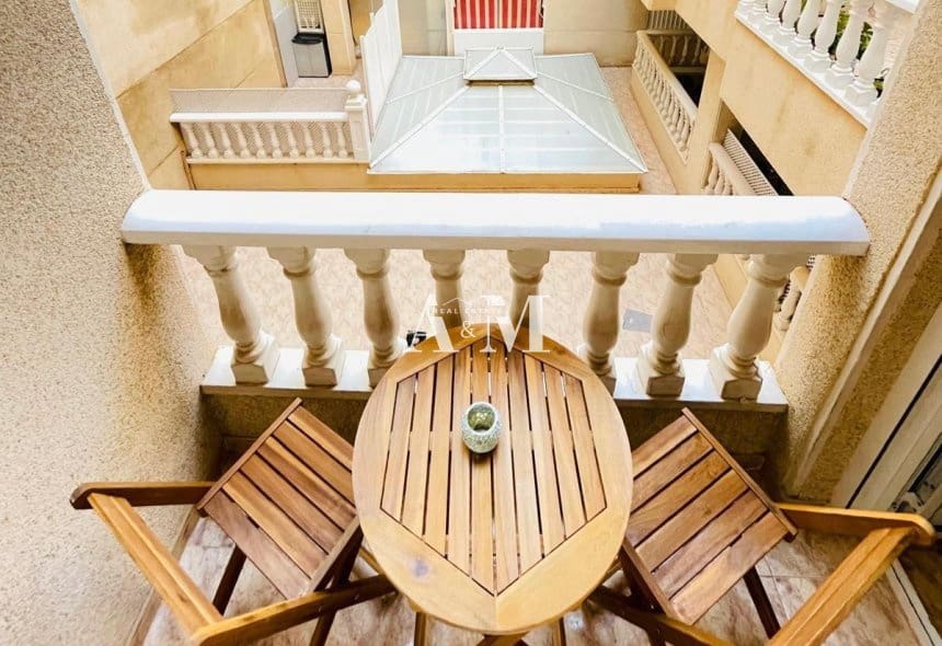 1 makuuhuone Ranta-asunto vuokrattavana paikassa Torrevieja - 750 € (Ref: 10095438)