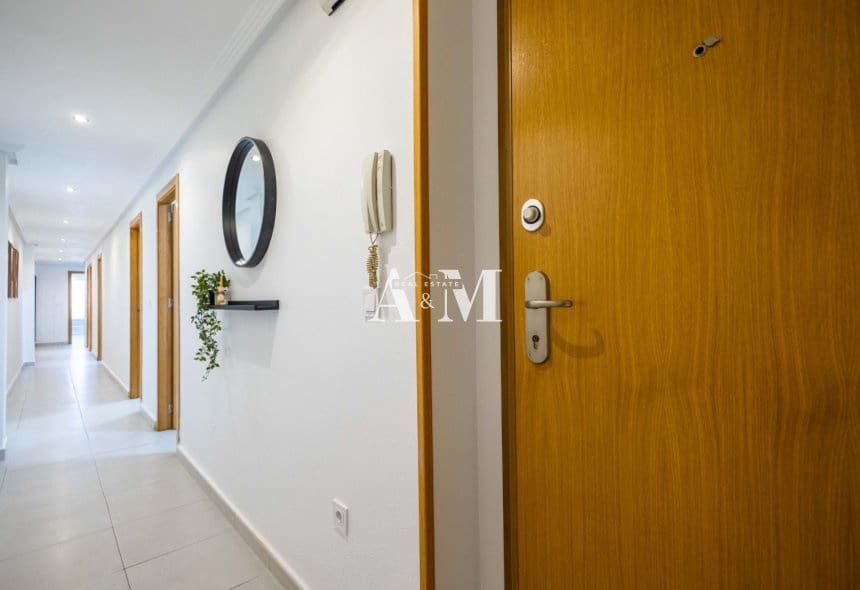3 soveværelse Strandlejlighed til salg i Torrevieja med garage - € 220.000 (Ref: 10095439)