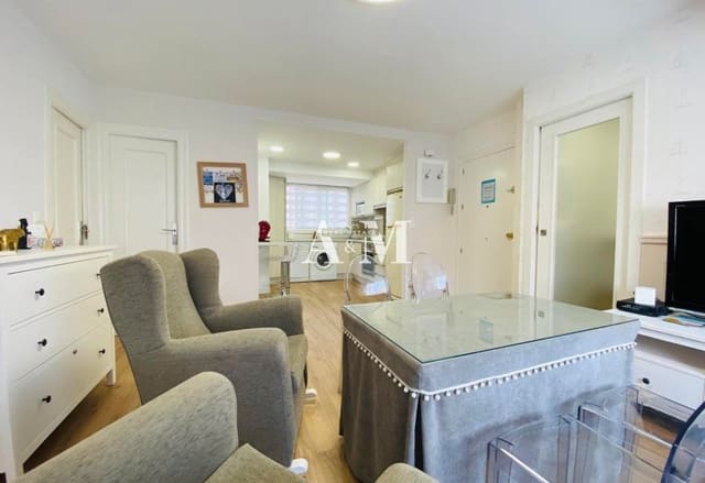2 makuuhuone Huoneisto vuokrattavana paikassa Las Piscinas Naturales, Torrevieja - 900 € (Ref: 10095441)
