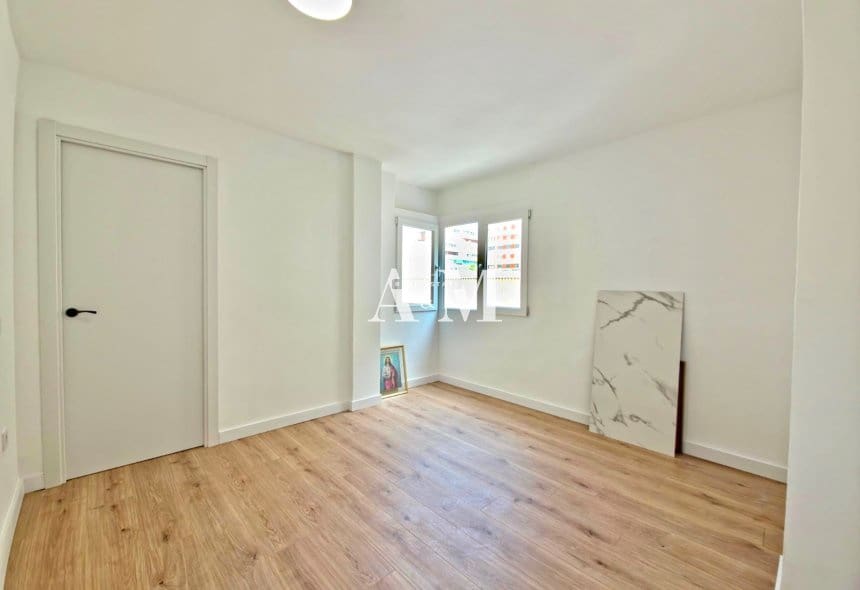 3 soveværelse Strandlejlighed til salg i Torrevieja - € 170.000 (Ref: 10095442)