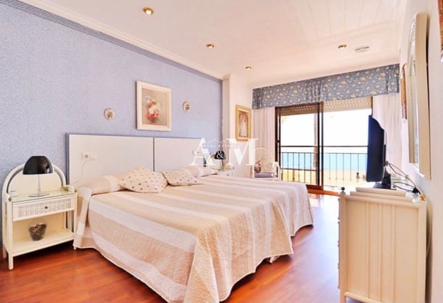 Penthouse de 5 chambres à louer à Calas Santiago Bernabéu, Santa Pola avec garage - 2 150 € (Ref: 10095443)