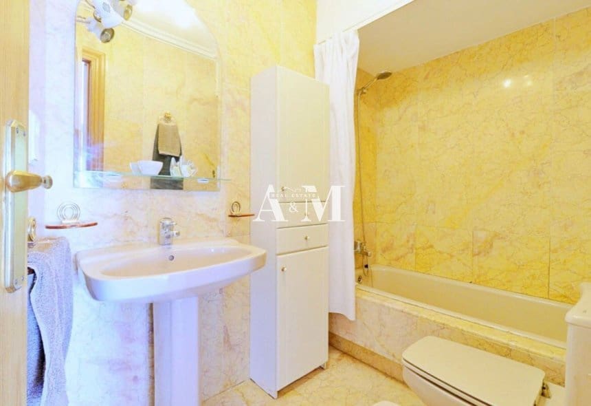5 quarto Penthouse para arrendar em Santa Pola com garagem - 2 150 € (Ref: 10095443)
