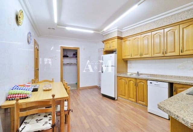 Penthouse de 5 chambres à louer à Calas Santiago Bernabéu, Santa Pola avec garage - 2 150 € (Ref: 10095443)