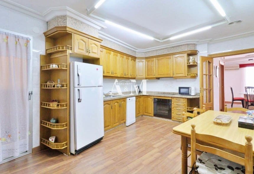 5 quarto Penthouse para arrendar em Santa Pola com garagem - 2 150 € (Ref: 10095443)