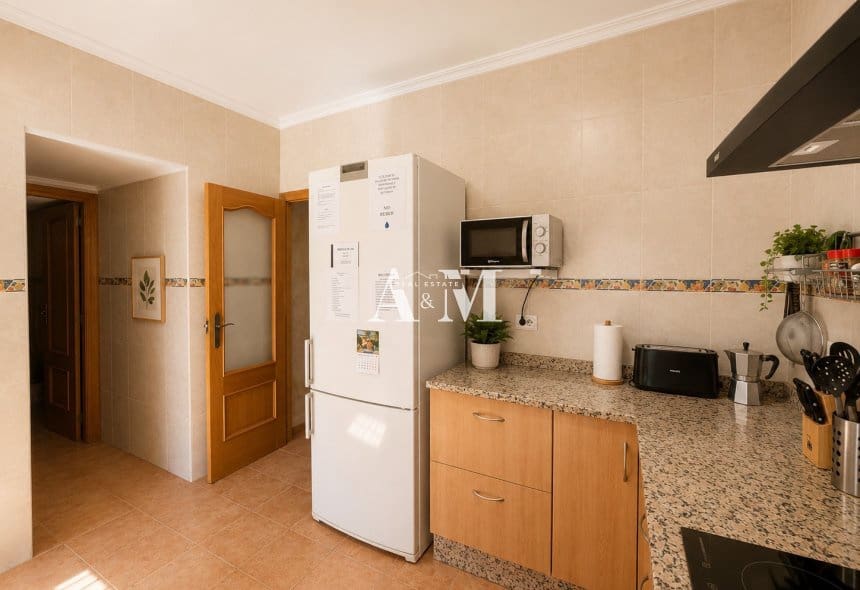 Chalet de 4 habitaciones en La Romana en venta con piscina garaje - 360.000 € (Ref: 10095444)