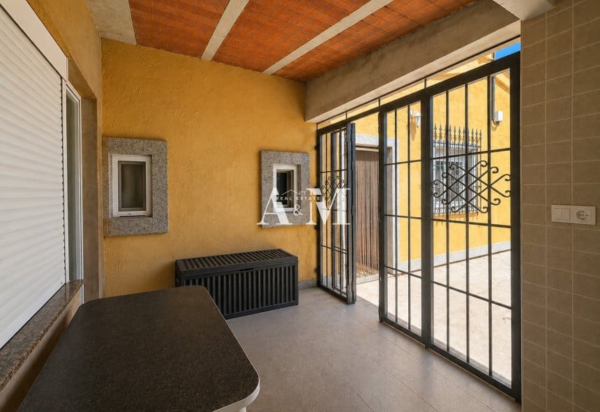 Chalet de 4 habitaciones en La Romana en venta con piscina garaje - 360.000 € (Ref: 10095444)