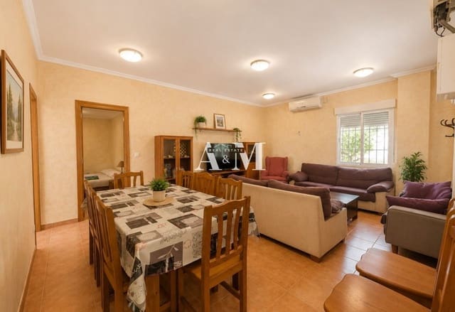 Chalet de 4 habitaciones en La Romana en venta con piscina garaje - 360.000 € (Ref: 10095444)
