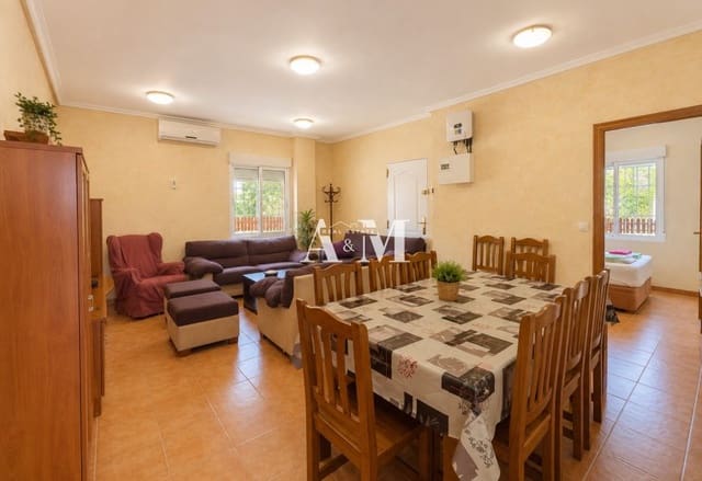 Chalet de 4 habitaciones en La Romana en venta con piscina garaje - 360.000 € (Ref: 10095444)
