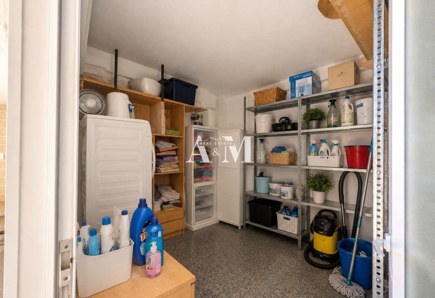 Chalet de 4 habitaciones en La Romana en venta con piscina garaje - 360.000 € (Ref: 10095444)