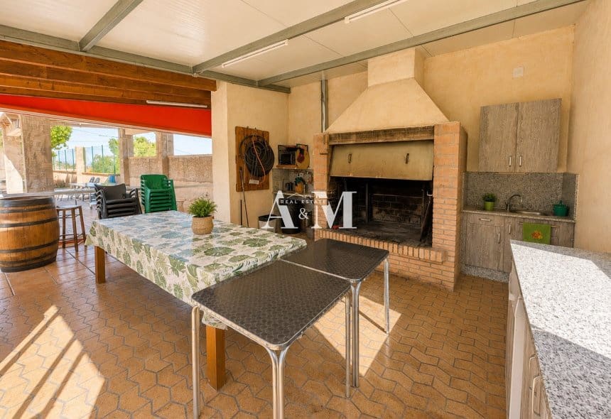 Chalet de 4 habitaciones en La Romana en venta con piscina garaje - 360.000 € (Ref: 10095444)